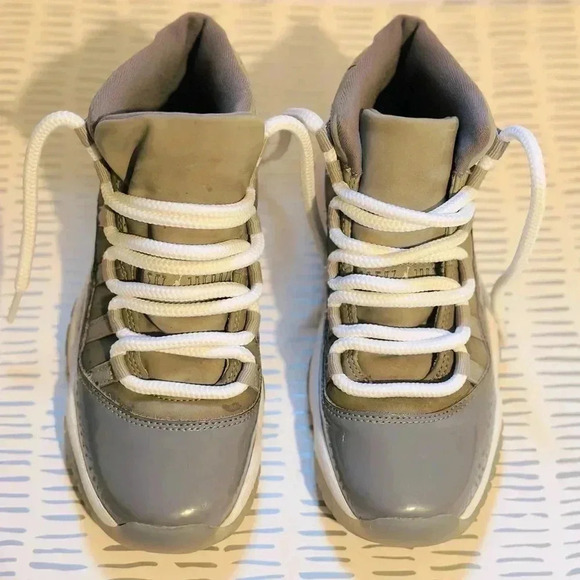 Nike Air Jordan 11 Cool Grey - Picture 2 of 11